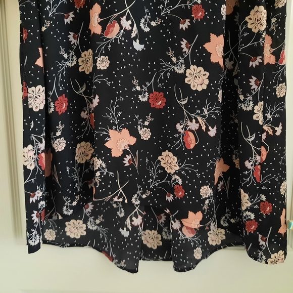 Torrid Floral Chiffon Top - Picture 4 of 9